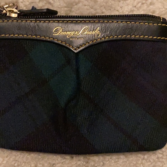 New with tags Dooney and Bourke dark grey and black plaid wristlet - Picture 5 of 5